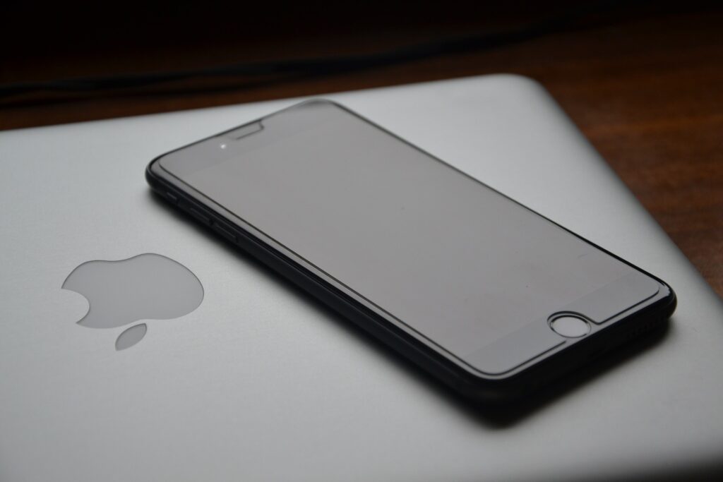 苹果将在明年春推出新低价版iPhone 在华“收复失地”